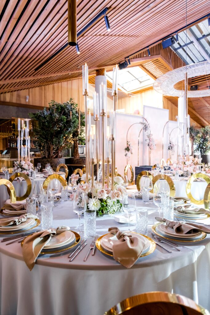 luxury-wedding-restaurant-decoration