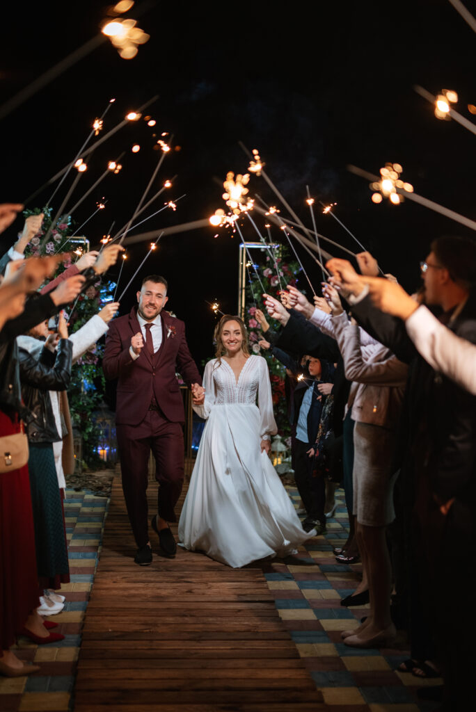 grand-exit-of-newlyweds-with-sparklers