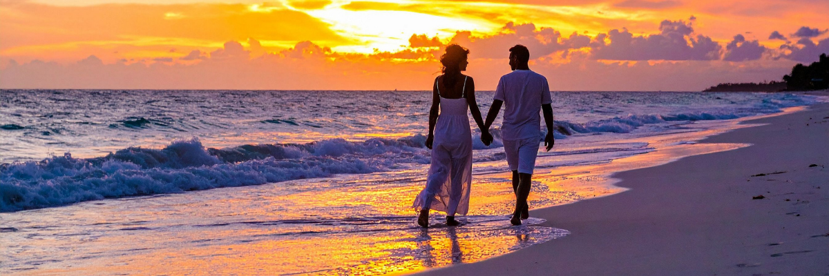 The best honeymoon moments often happen without an itinerary. Just the two of you, the ocean, and time together.