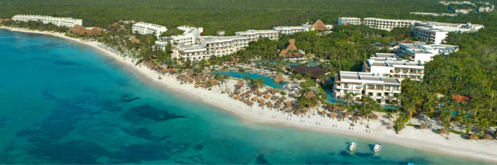 From breathtaking ocean views to elegant accommodations, Secrets Akumal Riviera Maya offers the perfect backdrop for a romantic getaway.